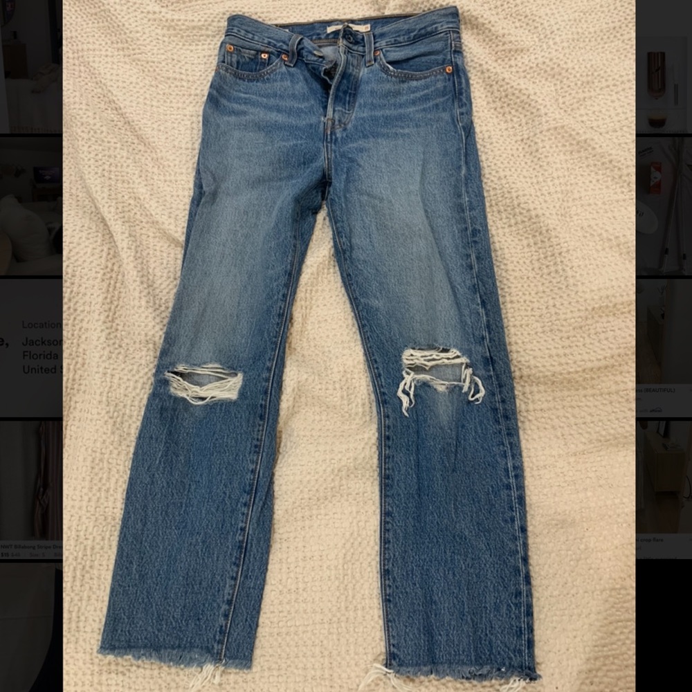 LEVI’S Wedgie Straight Ripped Jean - size 25